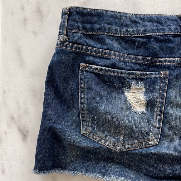 Distressed Jean Short Shorts BNWT - Picture 3 of 4